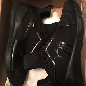 Puma Fierce Core sneakers sz 11 women’s